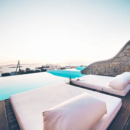 Adel Private Hotel 4*